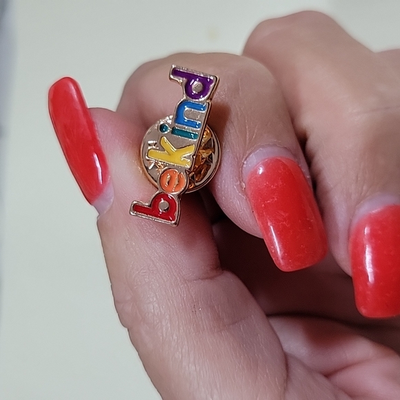 Be Kind Multicolor Enamel & Steel Pin, unisex - Picture 4 of 4